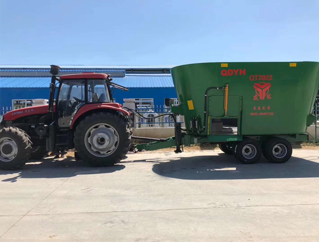 20方牽引TMR飼料攪拌機(jī)