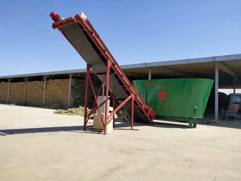 固定式TMR飼料攪拌機(jī)